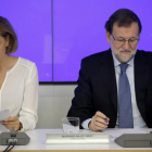 María Dolores de Cospedal y Mariano Rajoy, el pasado febrero, en una ejecutiva del PP.-JOSÉ LUIS ROCA