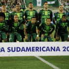 Los jugadores del Chapecoense iban a Medellín a disputar el partido de ida de la final de la Copa Sudamericana.-