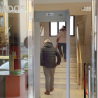 El primer testigo a su entrada al Juzgado número 1 de Aranda.-L.V.