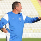 Ángel Viadero durante el choque que el Burgos jugó ante el Guijuelo.-ISRAEL L. MURILLO
