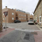 La calle Virgen del Pilar tiene una zona arreglada y en el resto se colocará ese mismo adoquín.-RAÚL G. OCHOA