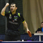 Jorge Ausín celebra la permanencia del Clínica Colina.-ROSI AYALA / FOTO CEDIDA POR EL BURGOS TM