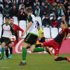 Imagen del encuentro que jugó el domingo el Mirandés en Santander.-TWITTER / @CDMIRANDES