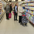 El estudio de la OCU analiza en Burgos capital 17 supermercados de diez firmas diferentes.-RAÚL G. OCHOA