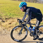 Carlos Barbero ya rueda por las carreteras burgalesa con los colores del NTT Pro Cycling-ECB