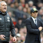 Jose Mourinho y, al fondo, Antonio Conte.-AP / RUI VIEIRA