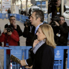 La infanta Cristina, junto a su esposo Iñaki Urdangarin, a su llegada hoy a la Escuela Balear de la Administración Pública (EBAP), donde continúa el interrogatorio del fiscal Anticorrupción Pedro Horrach al marido de la Infanta en el juicio del caso Nóos -EFE