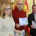 Molero (izq), Rico (centro) y Letona (dcha) ayer en la presentación de la campaña informativa que trasladarán a otras comarcas de la provincia. R. O.