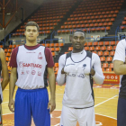 Tobar, Savic, Akodo y Juzbasic posan antes del entrenamiento de ayer en El Plantío.-SANTI OTERO