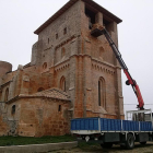 Intervención en noviembre para colocar mallas en la iglesia de Villamorón.-AMIGOS DE VILLAMORÓN