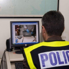 Policía Nacional de criminalidad tecnológica.-