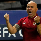 Sampaoli celebrando un gol del Sevilla.-REUTERS