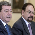 El presidente de la Diputación, César Rico, junto al máximo responsable de Sodebur, Ángel Guerra.-ISRAEL L. MURILLO