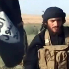 Abu Mohamed al Adnani, portavoz del Estado Islámico, en una imagen captada de un vídeo de Youtube.-AFP