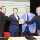 Fidel Velasco, Javier Lacalle, Miguel Ángel Benavente y Pablo Dionisio Fraile, en la firma del documento.-RAÚL G. OCHOA