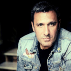 El promotor musical Javier Adrados es uno de los autores del libro 'Yo también leía la Super Pop'.-ECB