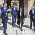 Daniel de la Rosa, ayer, junto a la ministra de Educación, Isabel Celaá, en la facultad de Derecho.-SANTI OTERO