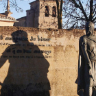 El monumento al  Cid Campeador preside el centro de la localidad.  DARÍO GONZALO