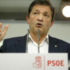 Javier Fernández, en la rueda de prensa que ofreció este lunes.-JOSÉ LUIS ROCA