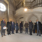 Miembros de la Diócesis, La Caixa y Fundación Caja de Burgos visitaron la capilla del Corpus Christi.-Israel L. Murillo