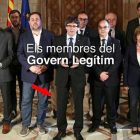 La nueva imagen que ha distribuido el Govern cesado. Se ha eliminado a Santi Vila pero Photoshop olvidó borrar su pierna.-EL PERIÓDICO