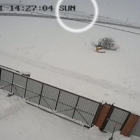 Una cámara de seguridad grabó el momento en el que un avión ruso con 71 ocupantes cae a tierra y se estrella.-ATLAS