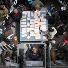 El próximo 26 de mayo las papeletas y los electores se vuelven a encontrar en los colegios electorales.-ISRAEL L. MURILLO