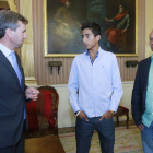 Nicolás Álvarez y su entrenador Cristiano Oliveira fueron recibidos en Alcaldía por Javier Lacalle-Raúl G. Ochoa