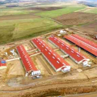 Vista aérea de las instalaciones de Grangenia en Herreros de Suso (Ávila) que comenzarán a funcionar el 14 de noviembre.-E.M.