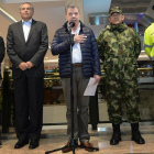 El presidente de Colombia, Juan Manuel Santos, en el interior del centro comercial.-AFP