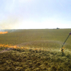 Una de las quemas autorizadas en la localidad vallisoletana de Villán, en la zona centro de la provincia.-E.M.