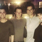 Fonsi Nieto ha colgado la instantania en su red social, dónde se le ve en compañía de su novia, Colate y Paz Vega y su marido.-INSTAGRAM