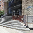 Imagen de la entrada principal de la biblioteca Gonzalo de Berceo.-ISRAEL L. MURILLO