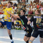 Nantes apura la acción ofensiva durante un partido.-ALBERTO CALVO