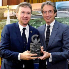 Lacalle y De la Serna en un acto de homenaje a Burgos en Santander.-