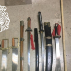 Armas incautadas als detenido.-ECB