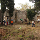 Los voluntarios realizaron una completa tarea de limpieza del terreno.-G.G.