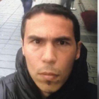 Nuevas imágenes del supuesto terrorista de Estambul, difundidas por la policía.-ATLAS