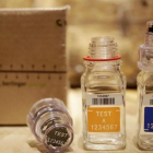 Muestras de orina de un control antidopaje.-AP / MATT DUNHAM