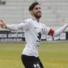Andrés González festeja la consecución de un gol en El Plantío-Santi Otero