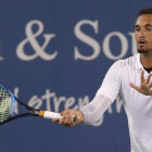 Nick Kyrgios ha sido sancionado con una multa de 113.000 dólares por su actitudes lamentables en el partido contra el ruso Karen Khachanov.-MATTHEW STOCKMAN/AFP