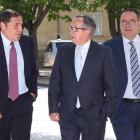 El consejero de Sanidad, Antonio María Sáez, el gerente del hospital de Segovia, José Manuel Vicente, y el delegado territorial de la Junta de Castilla y León, Francisco Javier López, antes del congreso de la Organización Española de Hospitales-ICAL