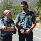 Pepe Viyuela y Rubén Cortada, en una imagen de la serie de TVE 'Olmos y Robles'.-Foto: RTVE