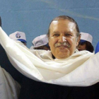 Buteflika, en un acto electoral, en abril del 2004.-Foto: REUTERS / ZOHRA BENSEMRA