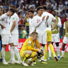Los jugadores ingleses derrotados tras perder la semifinal ante Croacia en la prórroga.-FELIPE TRUEBA