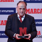 Javier Tebas fue galardonado con el Premio al Juego Limpio de Marca.-EFE / JUANJO MARTIN