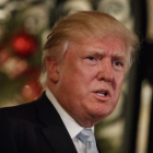 Donald Trump habla con la prensa, el miércoles en Palm Beach (Florida).-AP / EVAN VUCCI