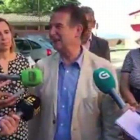 El alcalde de Vigo se viene arriba presentando la iluminación navideña de la ciudad.-EL PERIÓDICO
