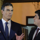Pedro Sánchez, junto al presidente de Costa Rica, Carlos Alvarado, el pasado jueves en San José.  /-JEFFREY ARGUEDAS