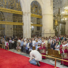 La alcaldesa accidental, Ana Bernabé, fue la encargada de presentar las plegarias a Santa María la Mayor, en una Catedral llena de fieles.-SANTI OTERO
